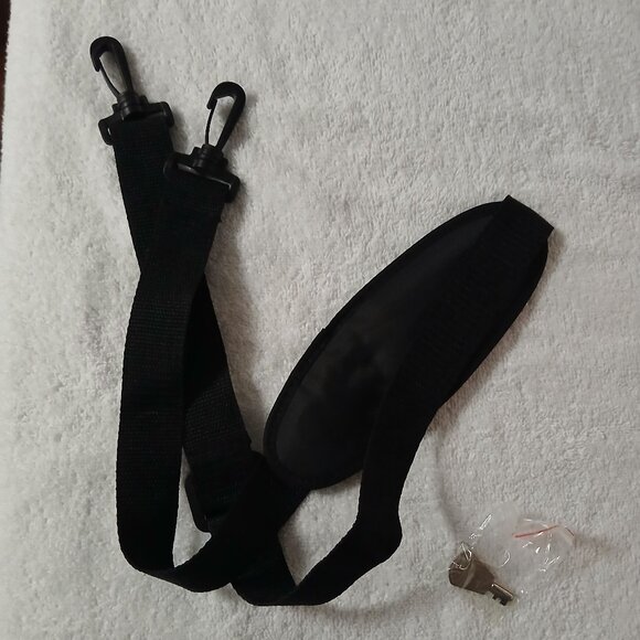 Sephora Metallic Rose Gold Make Up Train Case -- NWT w/shoulder strap and keys! - Picture 10 of 10